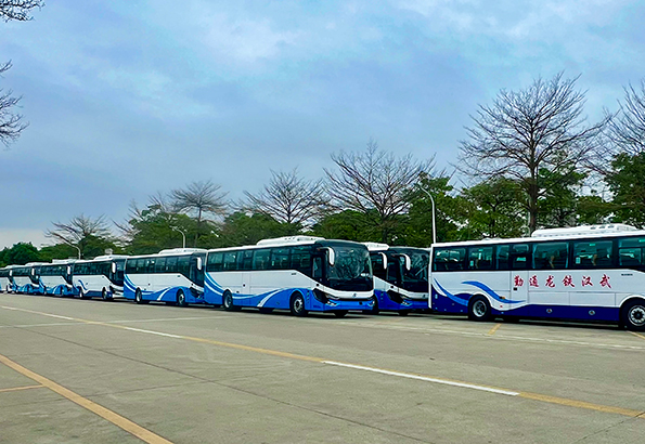 金時(shí)金事 | 200臺(tái)！金龍捷冠奔赴武漢，助力建設(shè)綠色城市交通